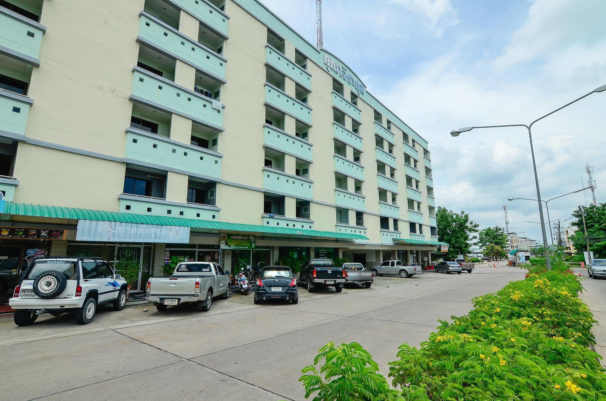 Aparthotel BJ Boutique à Rayong Extérieur photo